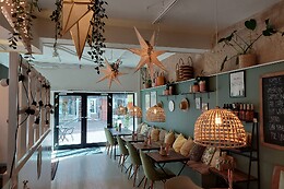 The Break Café