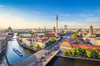 CITYOPHOLD I EUROPA INKL MORGENMAD
