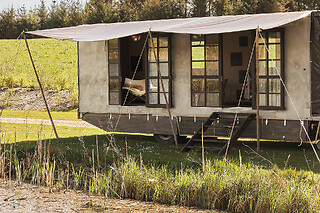 Usædvanligt ophold i Cirkusvogn hos Krusmølle Glamping
