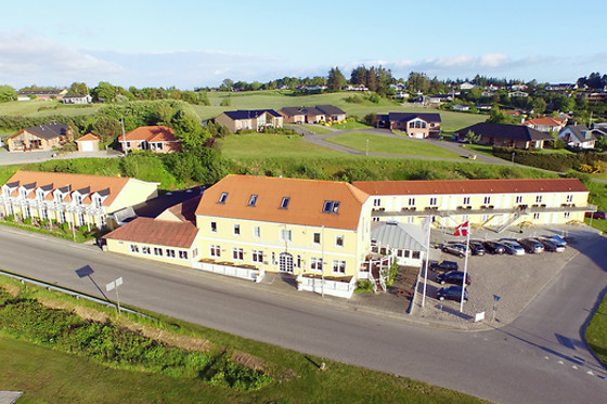 Hvalpsund Færgekro - photo 4