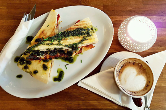 Floras Café & Steakhouse - photo 3