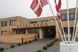 Hotel 6400