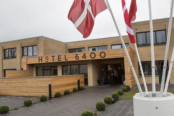 Hotel 6400 - photo 2