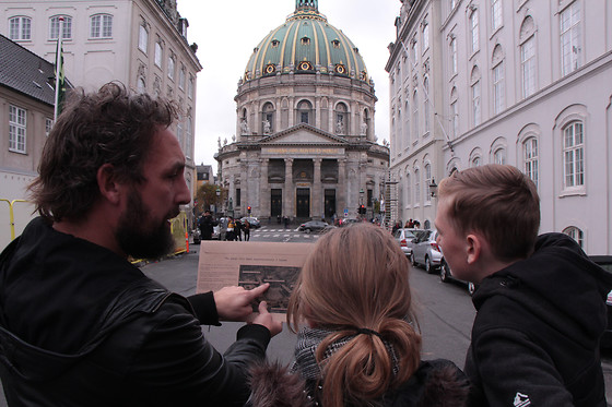 LØS MORDMYSTERIET VED AMALIENBORG SLOT