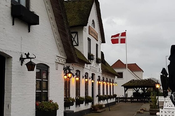 Landevejskroen i Døstrup - photo 1