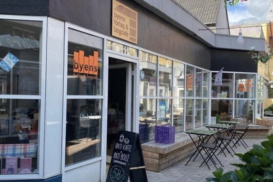 Byens forlag & bogcafe - photo 12