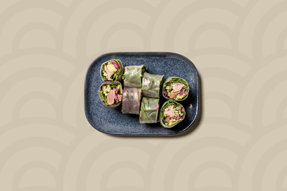 Yoomii Sushi - photo 2