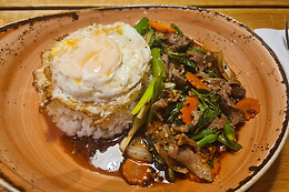 Ploy Cafe & Thai Restaurant