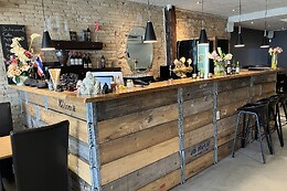 Ploy Cafe & Thai Restaurant