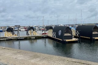 Ophold på vandet hos Boathouses