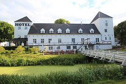 Vrå Slotshotel