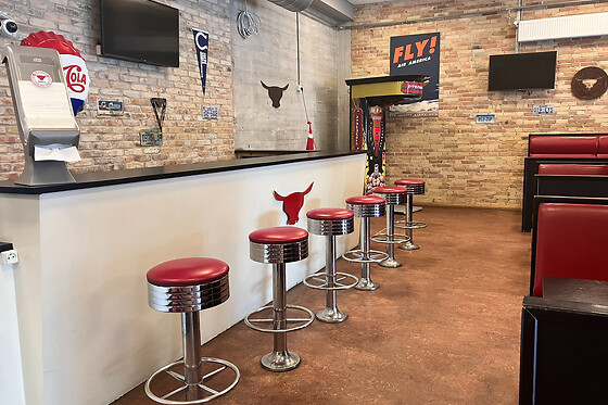 Bull Burger - photo 1
