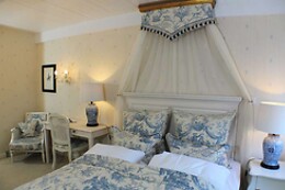 Vrå Slotshotel