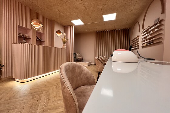 Nuraa Nails & Beauty Lounge - photo 1