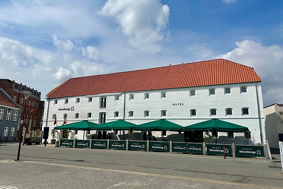 Hotel Steenbergs - photo 0